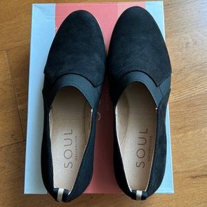 Ladies shoes, slip ons